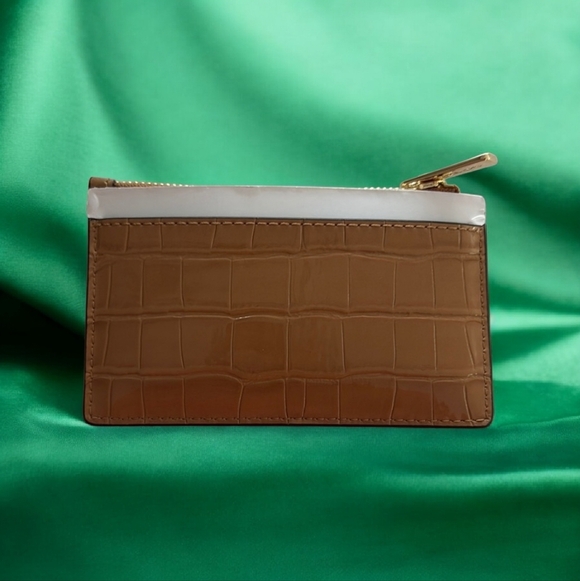 Michael Kors Jet Set Travel Medium Top-Zip Card Case - Picture 2 of 5